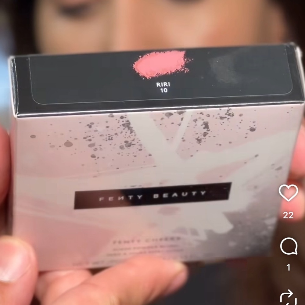 🌸 FENTY CHEEKS SUEDE POWDER BLUSH / Shade: RIRI - Picture 5 of 7